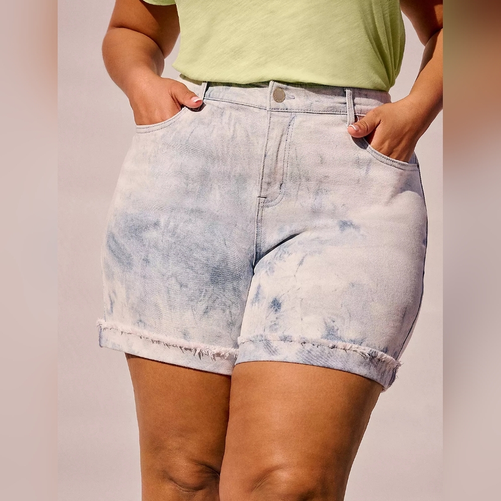 NWT Lane Bryant Tie-Dye Boyfriend Fit Jean Short 5.5" Inseam Size 28